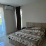 Dom-el Real 3 - Amerikana Apartment *